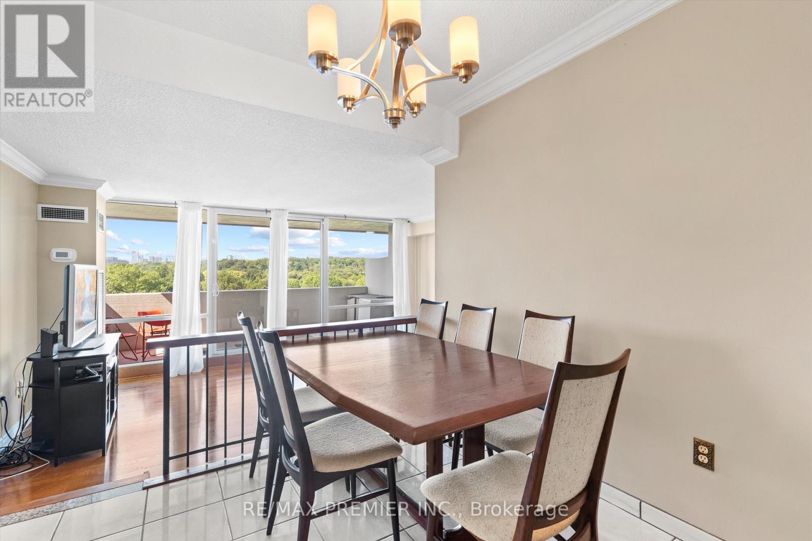 711 - 240 Scarlett Road, Toronto, Ontario  M6N 4X4 - Photo 9 - W13524846