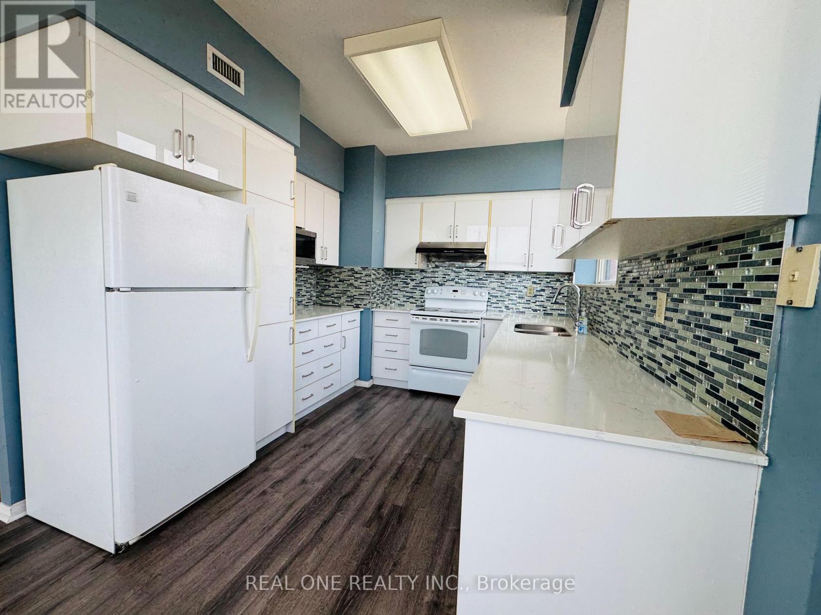 405 - 2199 Sixth Line, Oakville, Ontario  L6H 5V3 - Photo 8 - W13524848