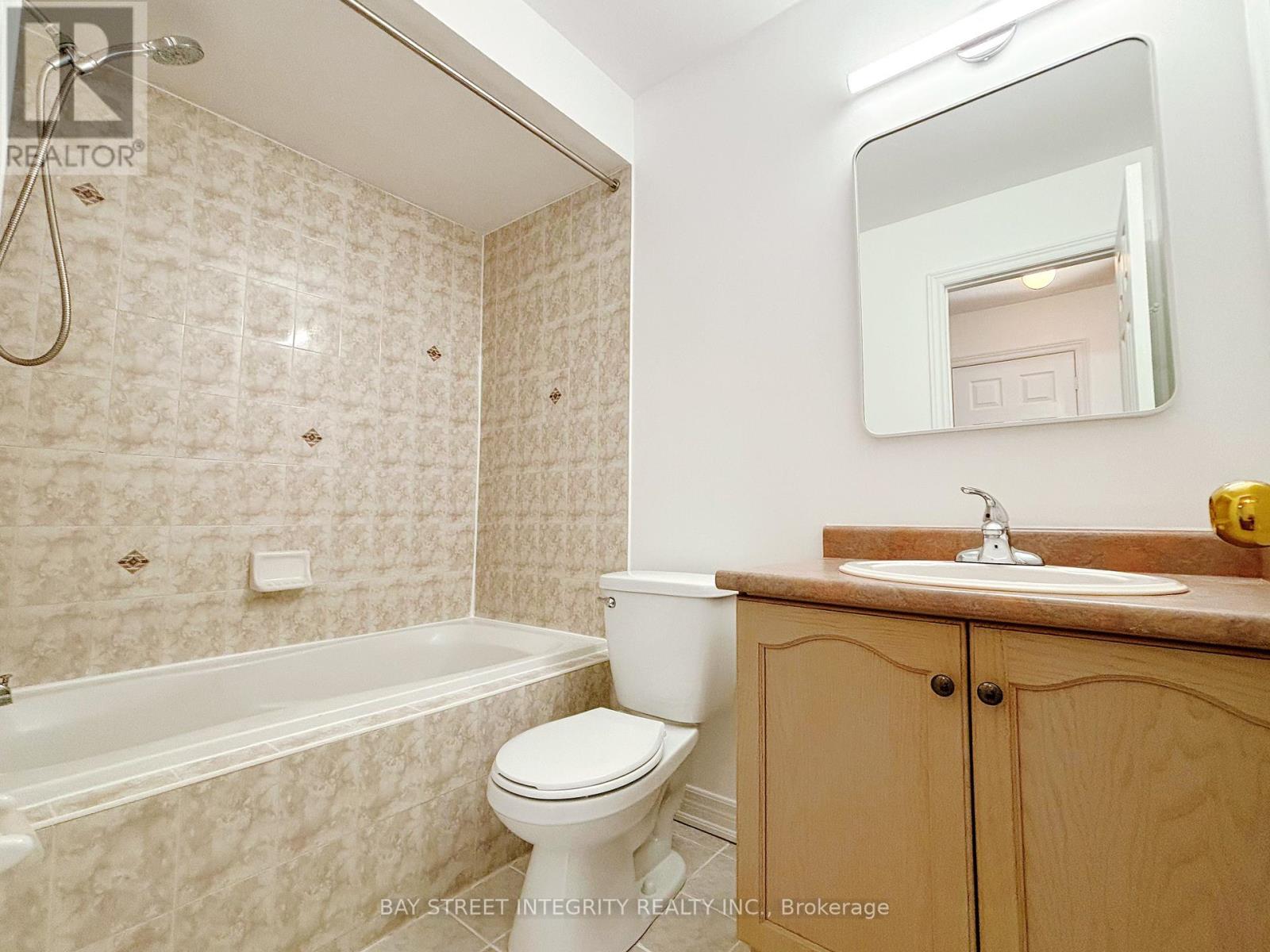 68 Forestwood Street, Richmond Hill, Ontario L4S 2K3 - Photo 8 - N13524876