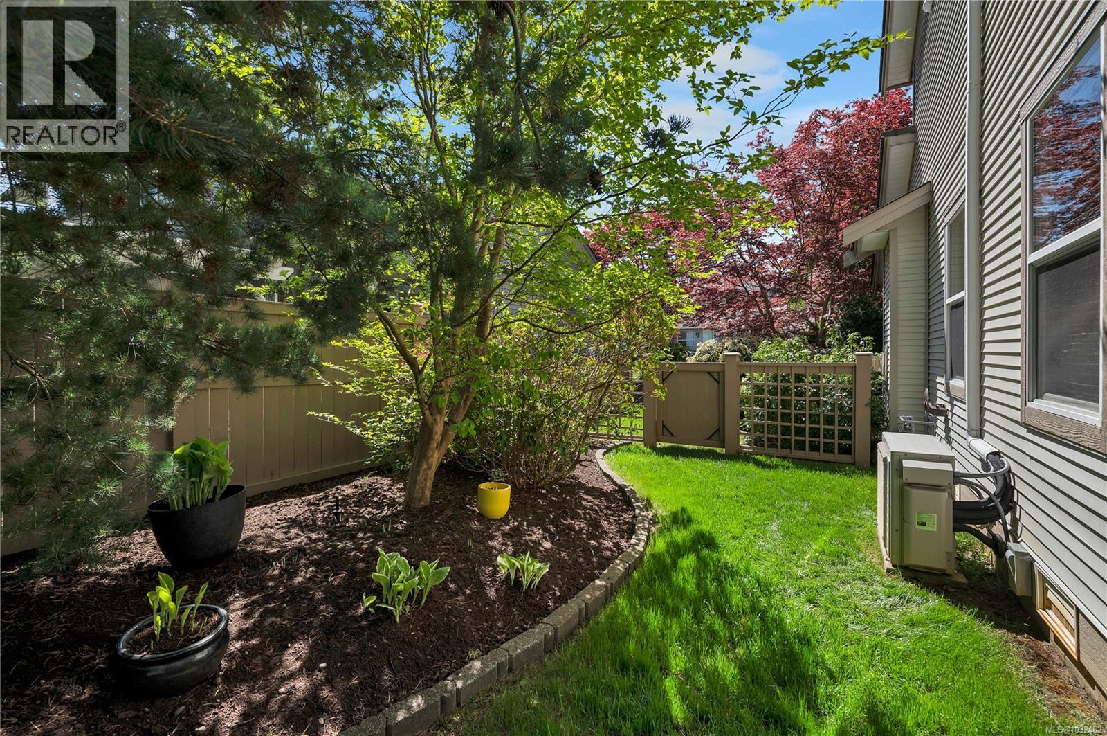 668 Garden Way — photo 46