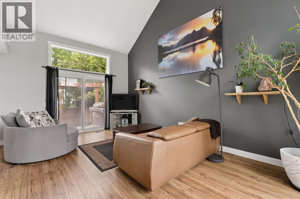 692 Woodpark Boulevard SW, Calgary, Alberta  T2W 3R7 - Photo 7 - A2325814
