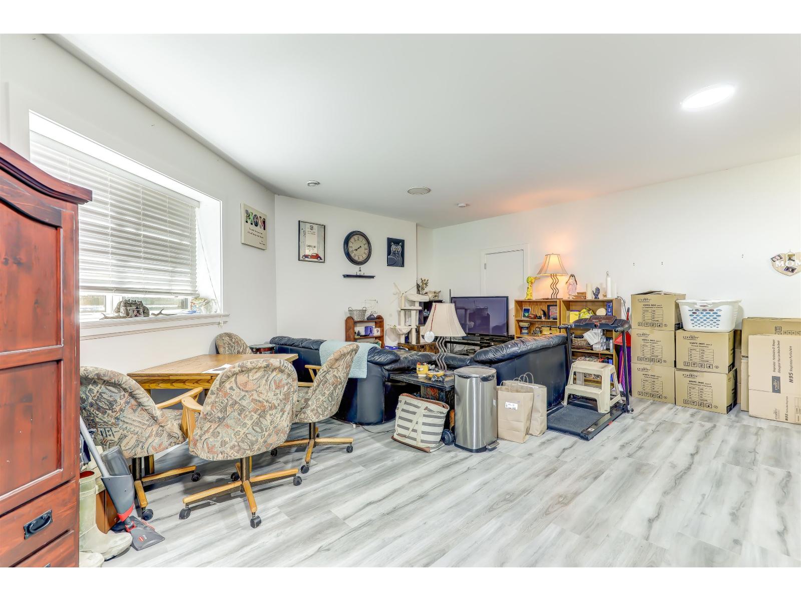 16181 89A AVENUE, surrey, British Columbia