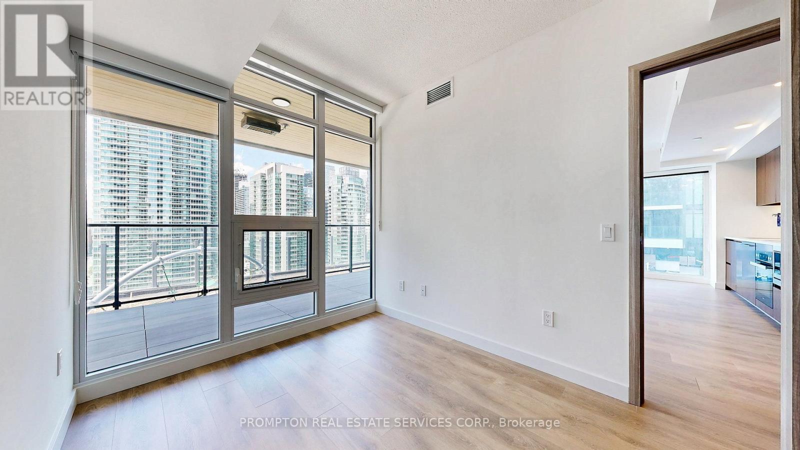 3805 - 3 Concord Cityplace Way, Toronto, Ontario  M5V 0X4 - Photo 14 - C13524932