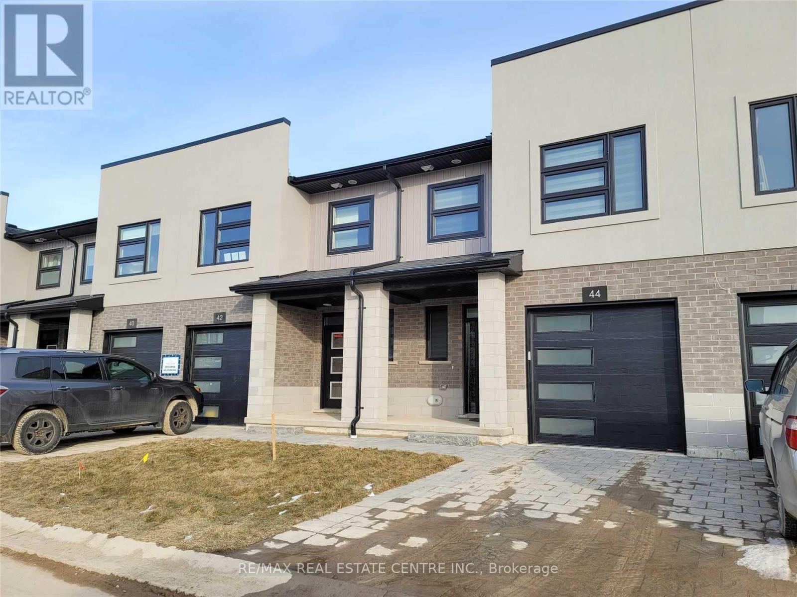 44 - 3380 SINGLETON AVENUE, London South, Ontario