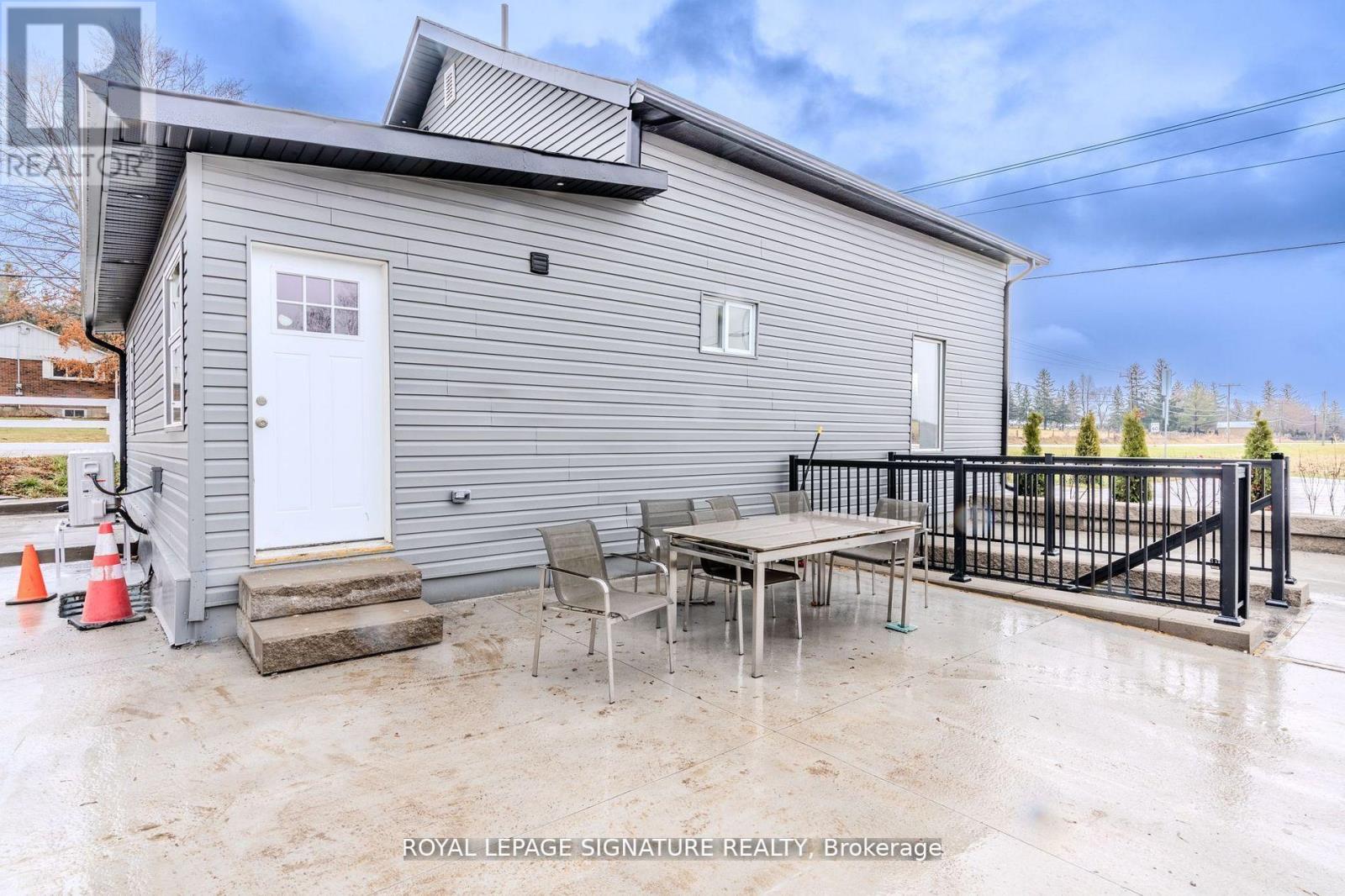 19758 Centre Street, East Gwillimbury, Ontario L0G 1M0 - Photo 2 - N13524948