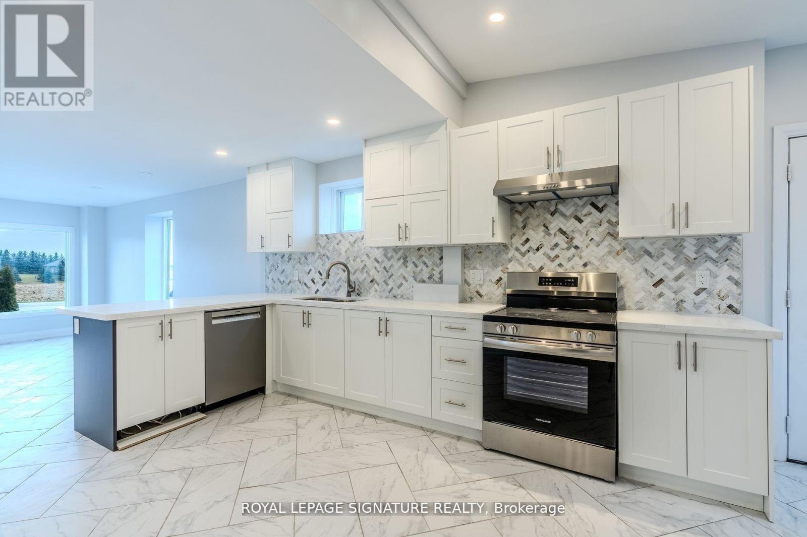 19758 Centre Street, East Gwillimbury, Ontario L0G 1M0 - Photo 8 - N13524948