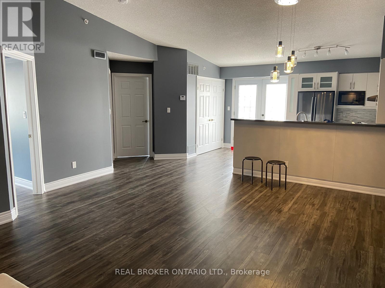 401 - 1470 Bishops Gate, Oakville, Ontario  L6M 4N2 - Photo 4 - W13524954
