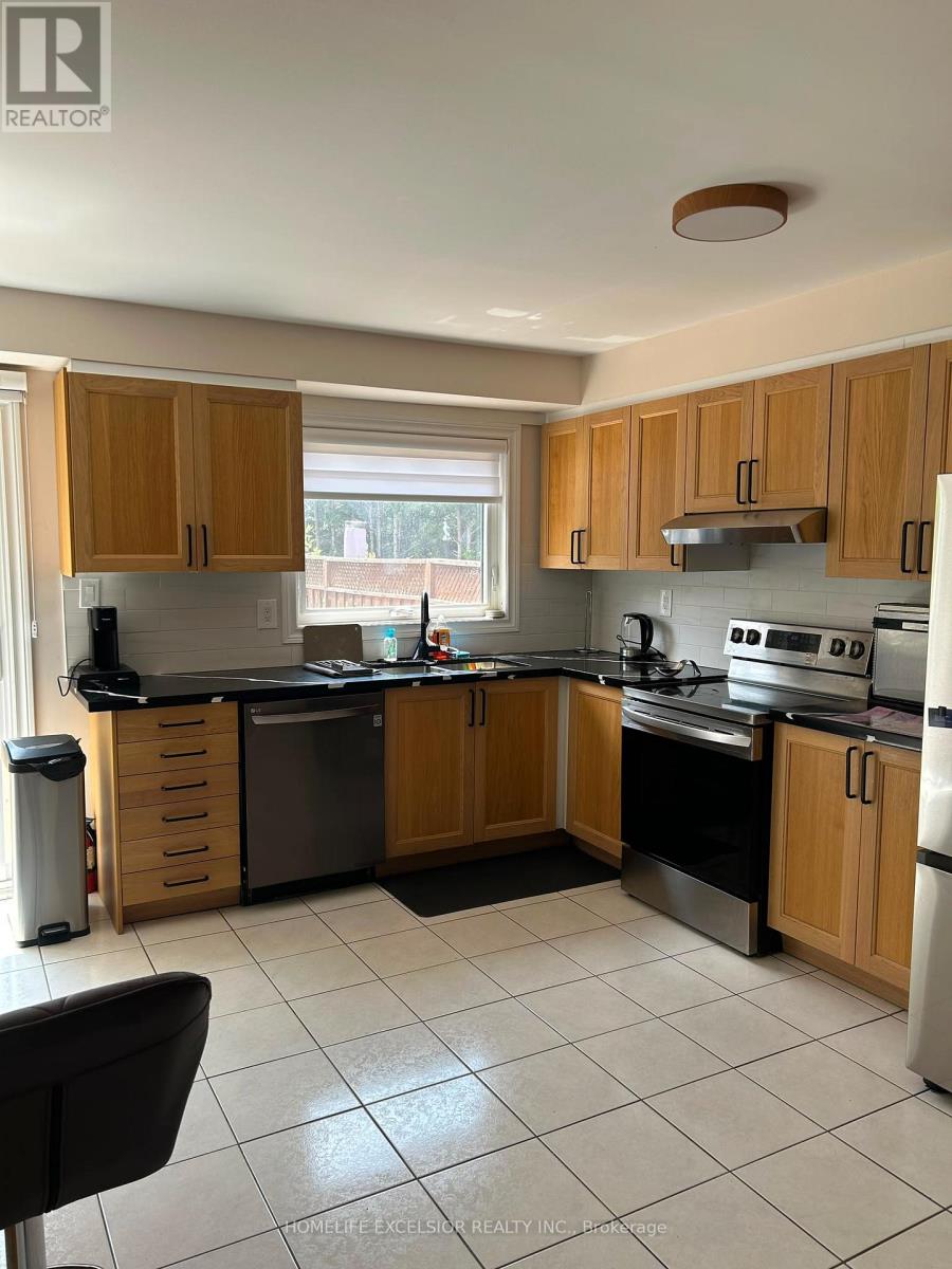 5872 Rainberry Drive, Mississauga, Ontario  L5M 6S4 - Photo 11 - W13524962