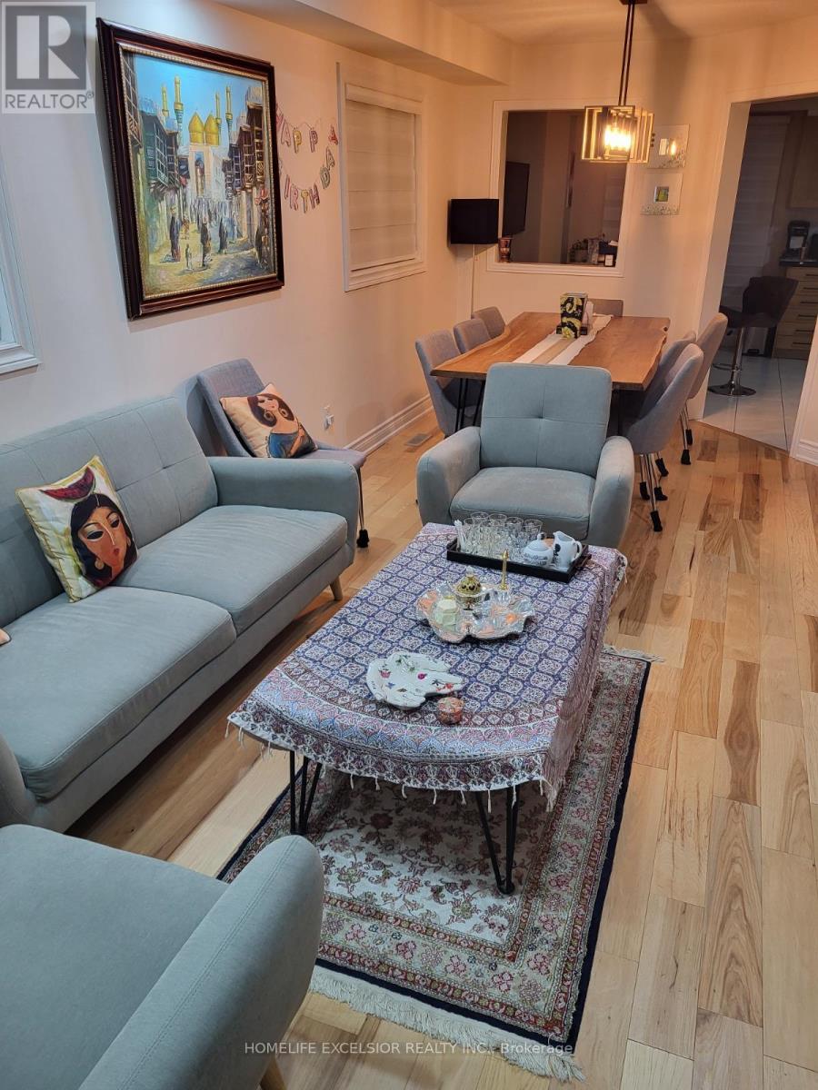 5872 Rainberry Drive, Mississauga, Ontario  L5M 6S4 - Photo 5 - W13524962