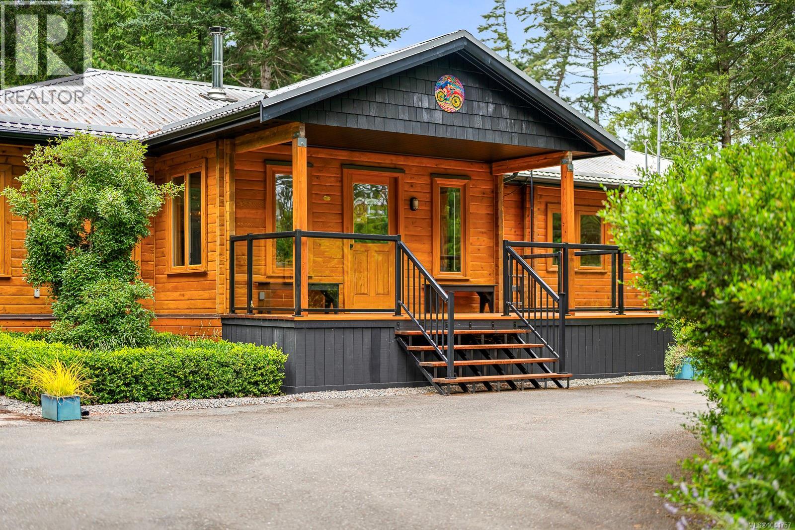 7540 Anderson Dr, Hornby Island, British Columbia