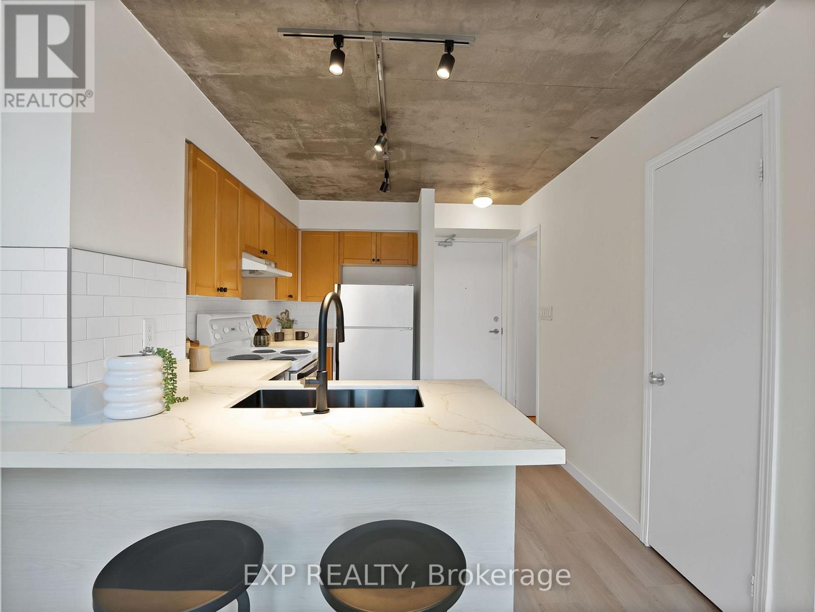 246 - 1029 King Street W, Toronto, Ontario  M6K 3M9 - Photo 8 - C13524968