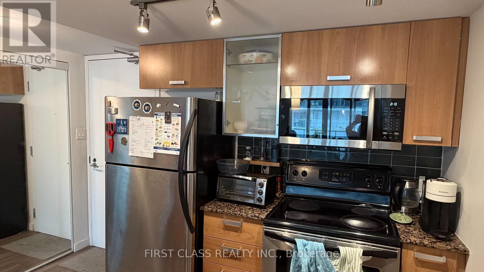 1709 - 37 Grosvenor Street, Toronto (Bay Street Corridor), Ontario  M4Y 3G5 - Photo 4 - C13524984