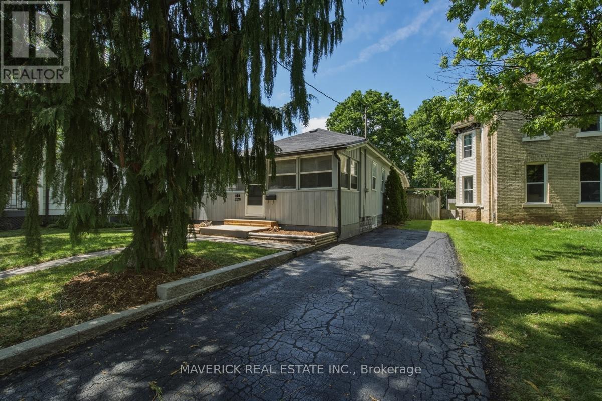 226 GRAND AVENUE, London South, Ontario