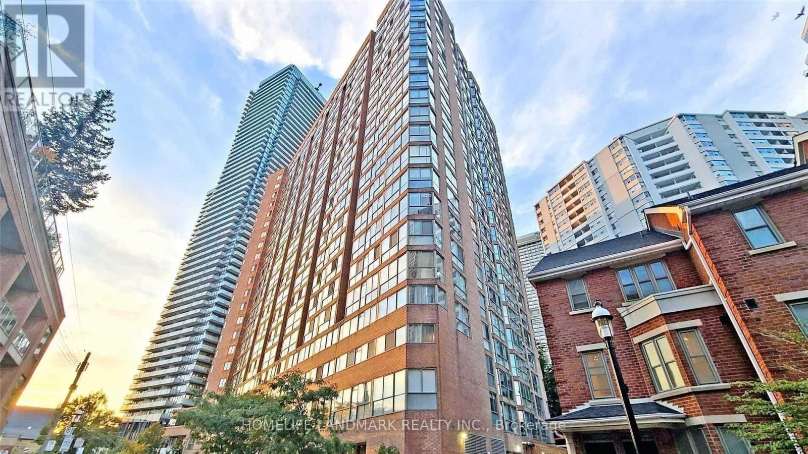 2112 - 1055 BAY STREET, Toronto, Ontario