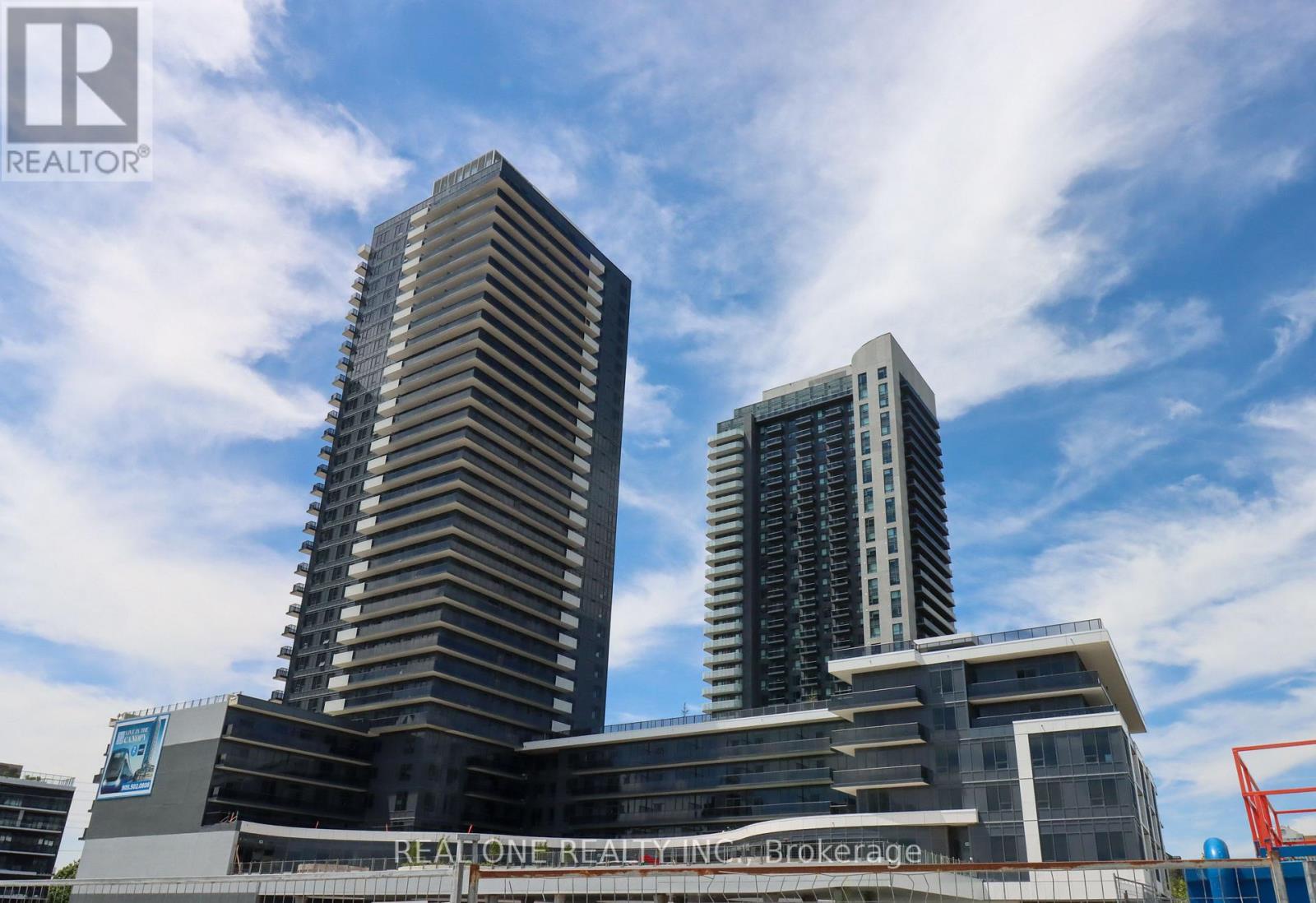 617 - 5105 HURONTARIO STREET, Mississauga, Ontario