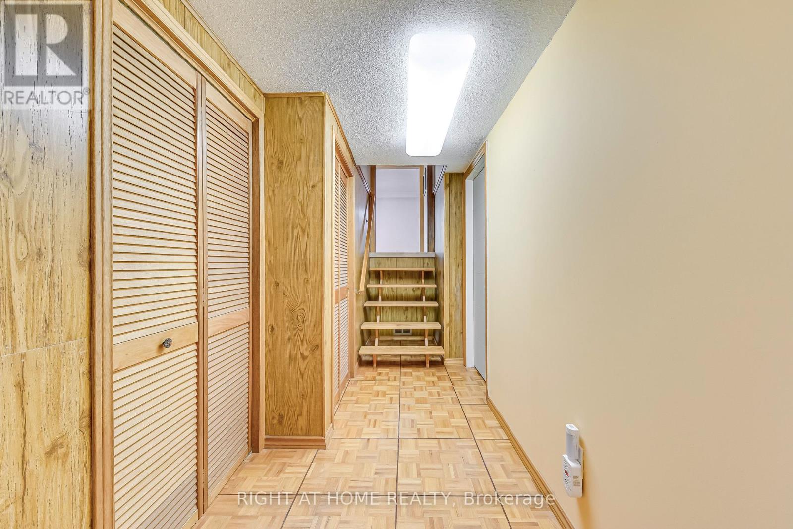 Lower - 2125 Varency Drive, Mississauga, Ontario  L5K 1C2 - Photo 12 - W13525054