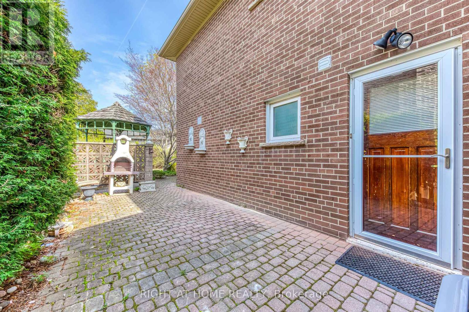 Lower - 2125 Varency Drive, Mississauga, Ontario  L5K 1C2 - Photo 2 - W13525054