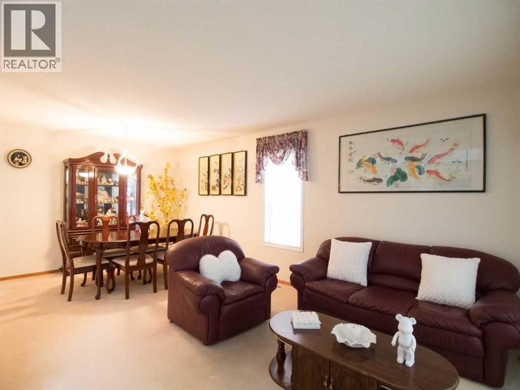 5209 Coral Shores Drive NE, Calgary, Alberta  T3J 3J7 - Photo 7 - A2321832