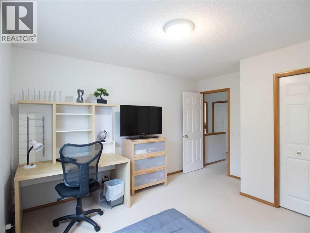5209 Coral Shores Drive NE, Calgary, Alberta  T3J 3J7 - Photo 35 - A2321832