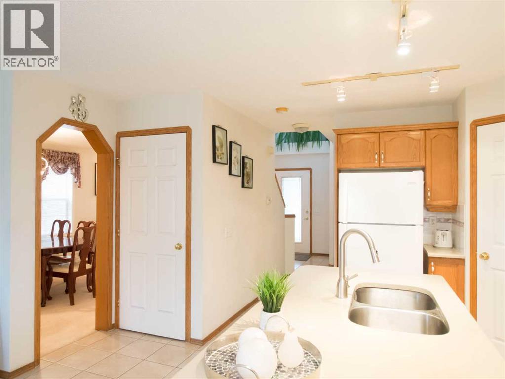 5209 Coral Shores Drive NE, Calgary, Alberta  T3J 3J7 - Photo 16 - A2321832