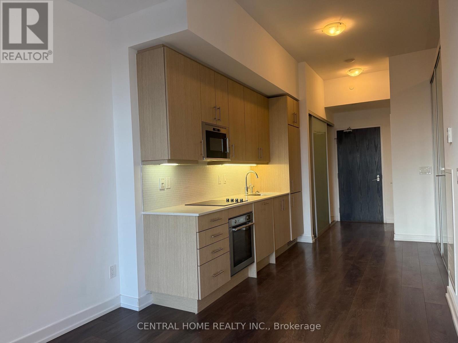 718 - 297 College Street, Toronto, Ontario  M5T 0C2 - Photo 2 - C13525102