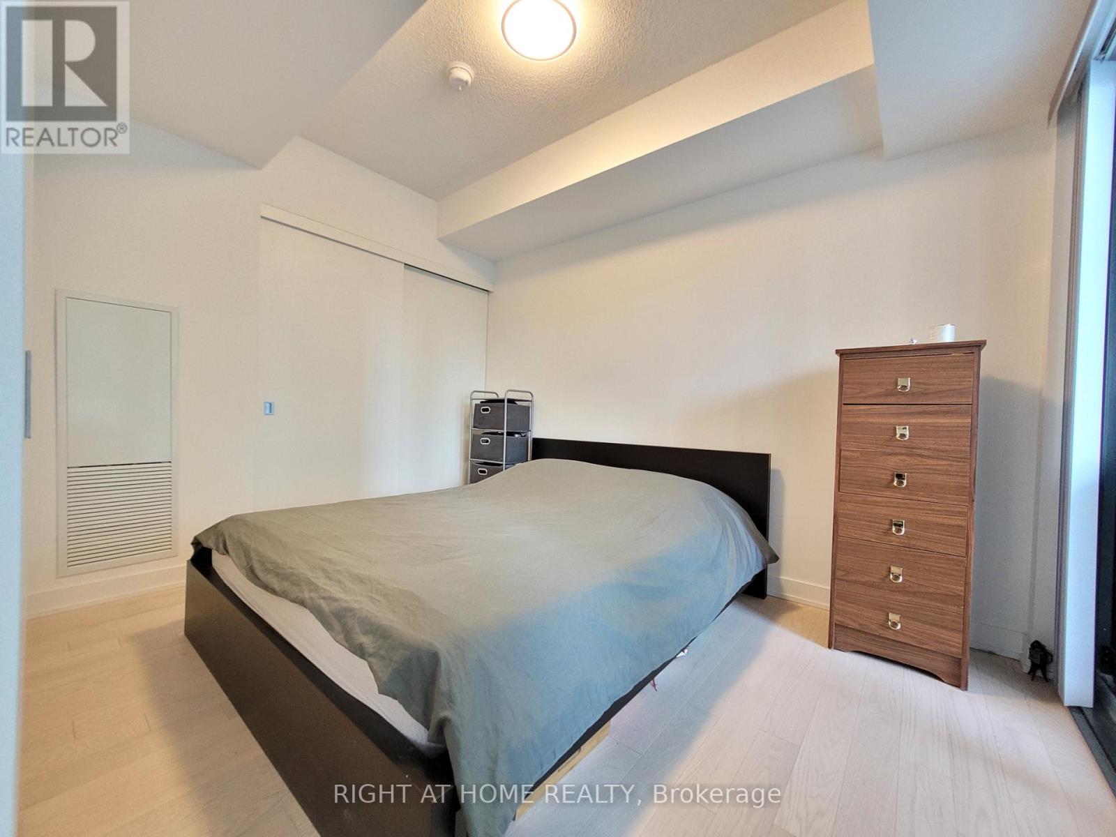 0912 - 25 Richmond Street E, Toronto, Ontario  M5C 0A6 - Photo 8 - C13525112