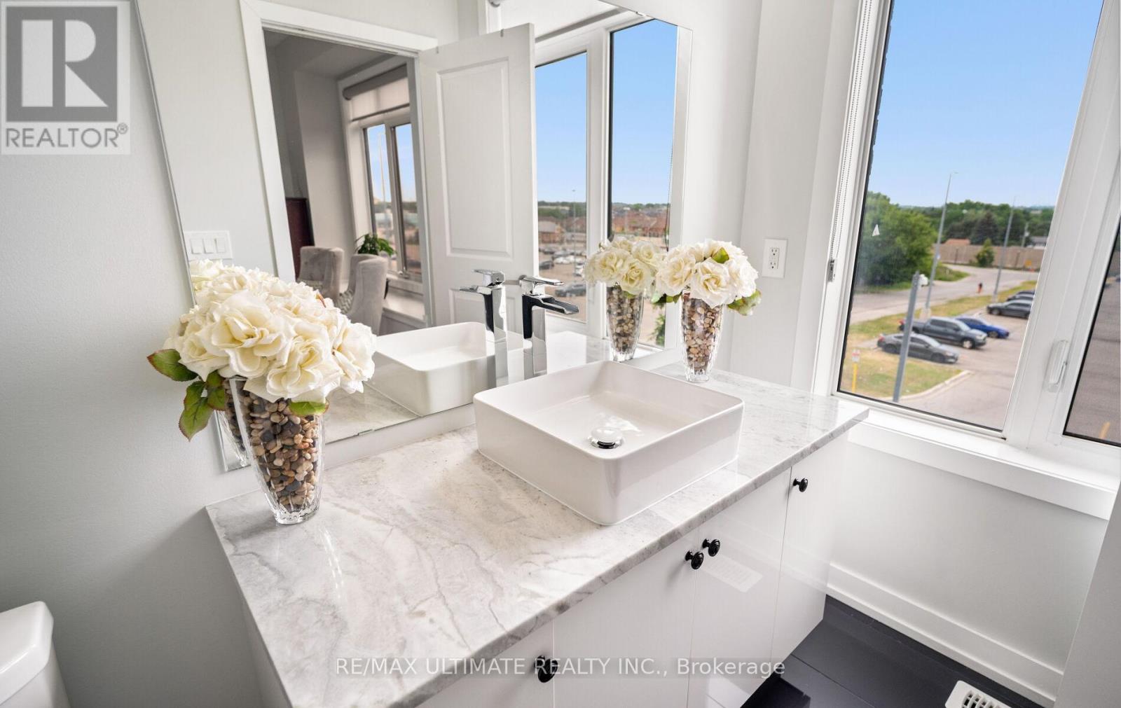 103 Glenngarry Crescent, Vaughan, Ontario  L6A 4Z5 - Photo 38 - N13525114