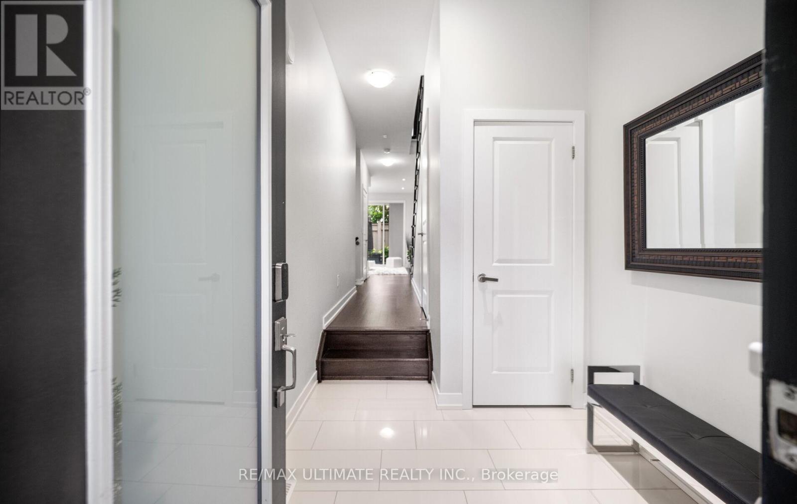 103 Glenngarry Crescent, Vaughan, Ontario  L6A 4Z5 - Photo 4 - N13525114