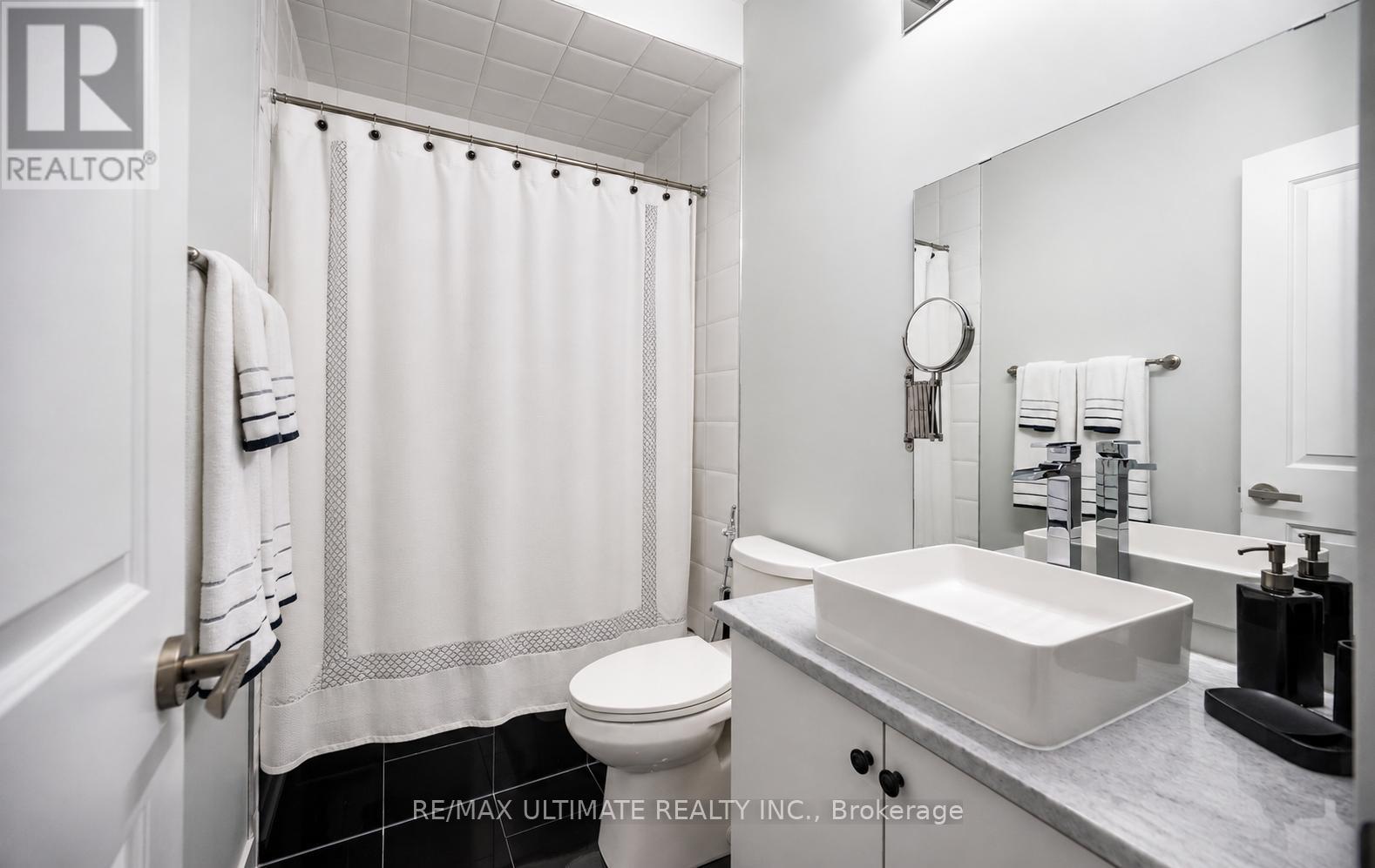 103 Glenngarry Crescent, Vaughan, Ontario  L6A 4Z5 - Photo 45 - N13525114