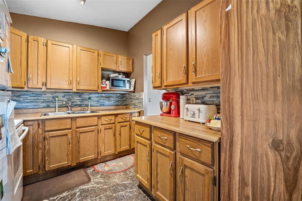 1869 Plessis Road, Winnipeg, Manitoba  R3W 1M7 - Photo 11 - 202615680