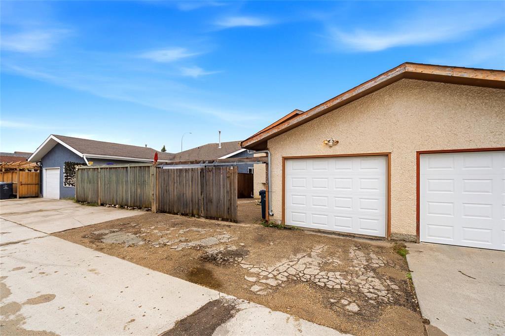 1869 Plessis Road, Winnipeg, Manitoba  R3W 1M7 - Photo 32 - 202615680