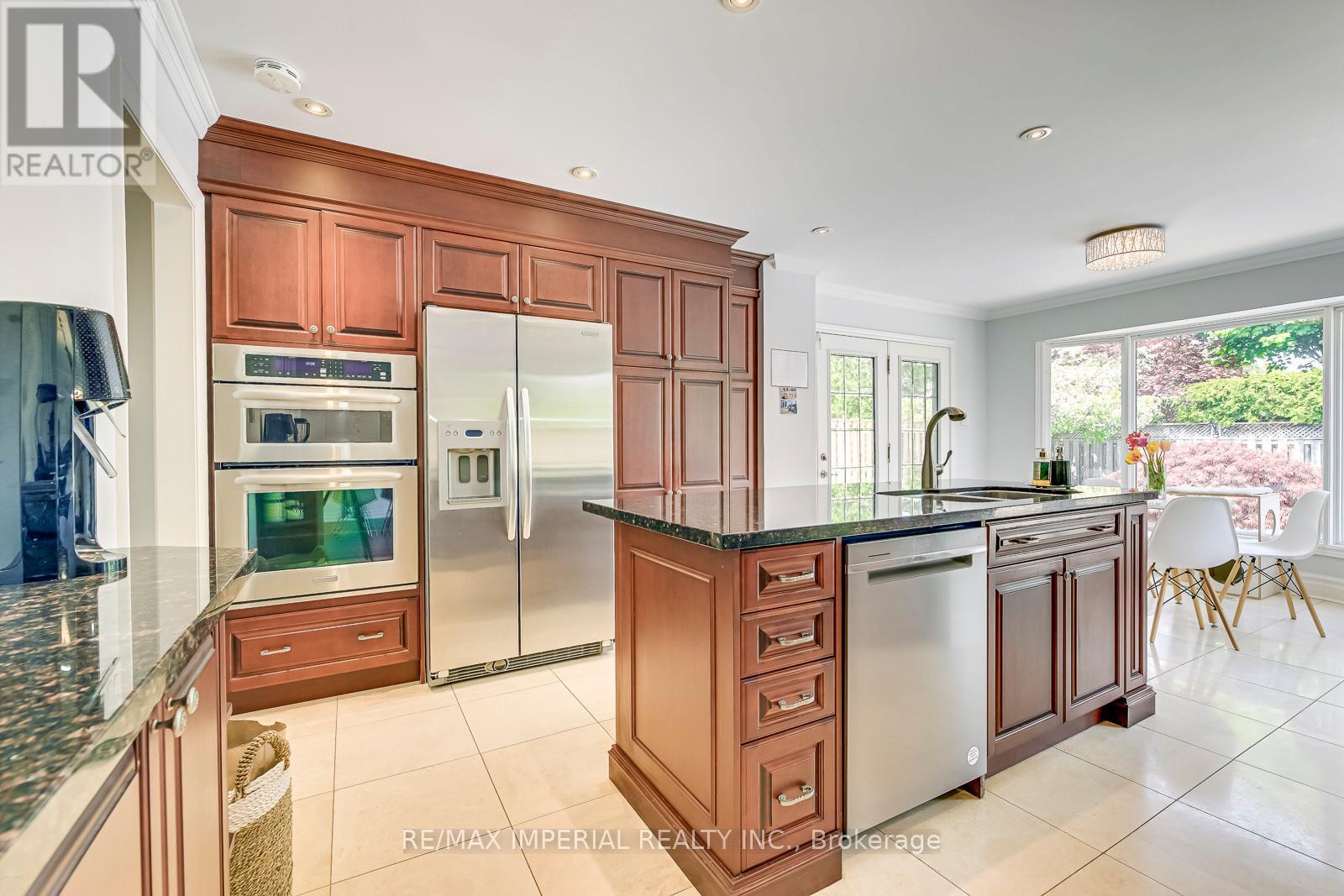 1511 Greenridge Circle, Oakville, Ontario  L6M 2J6 - Photo 18 - W13525100
