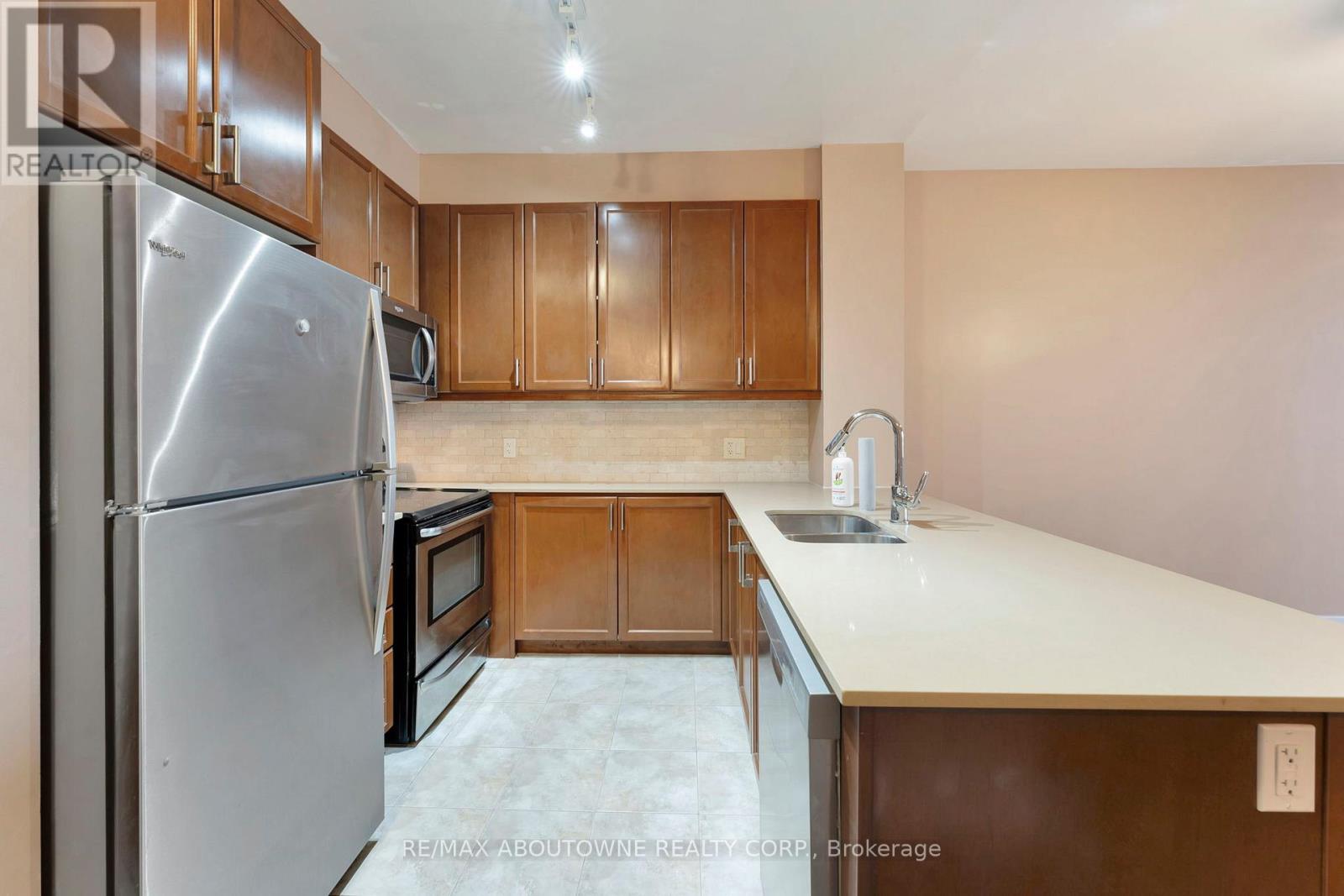 306 - 2470 Prince Michael Drive, Oakville, Ontario  L6H 0G9 - Photo 8 - W13525178
