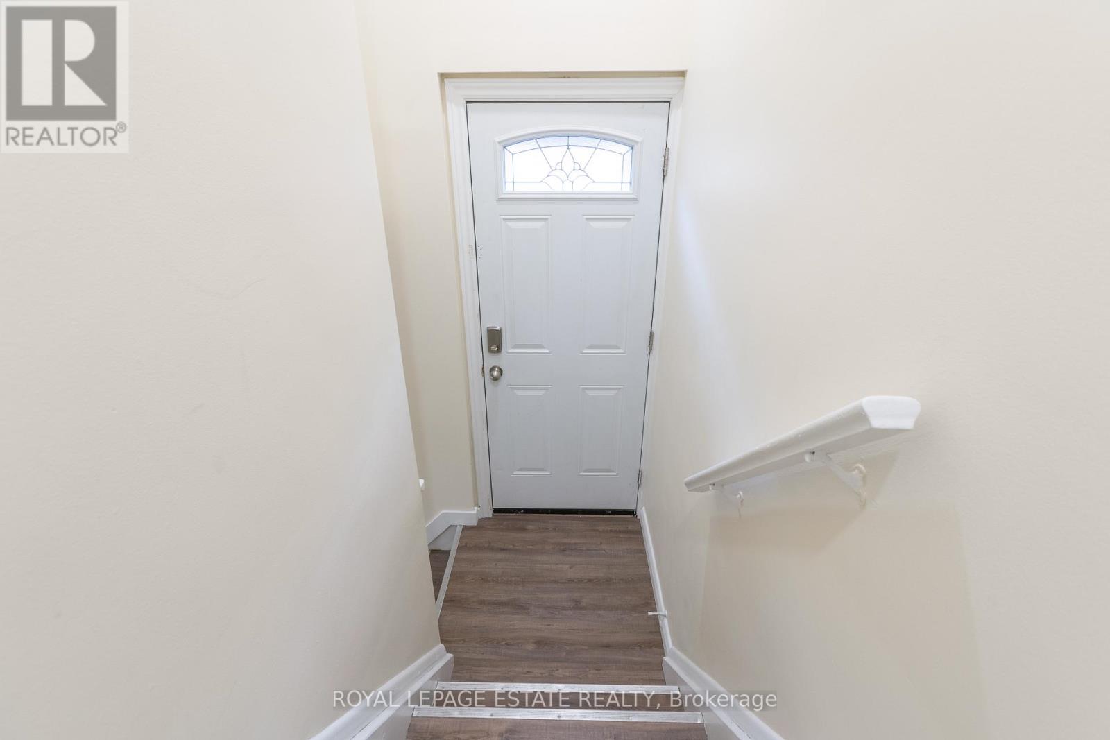 5 Barlow Road, Toronto, Ontario  M1G 2B3 - Photo 2 - E13525290