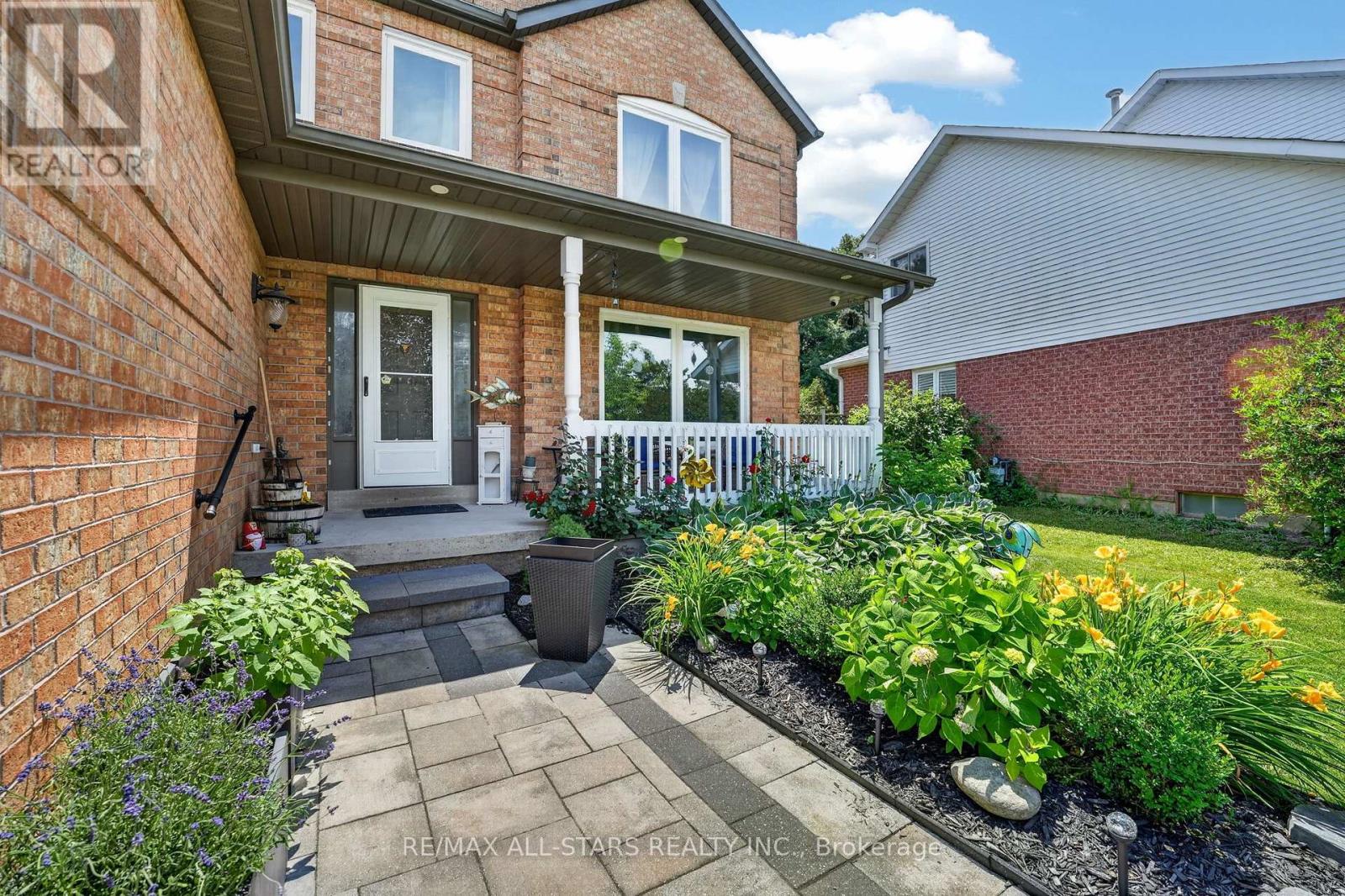 9 Fontaine Drive, Georgina, Ontario  L4P 3P2 - Photo 4 - N13525280