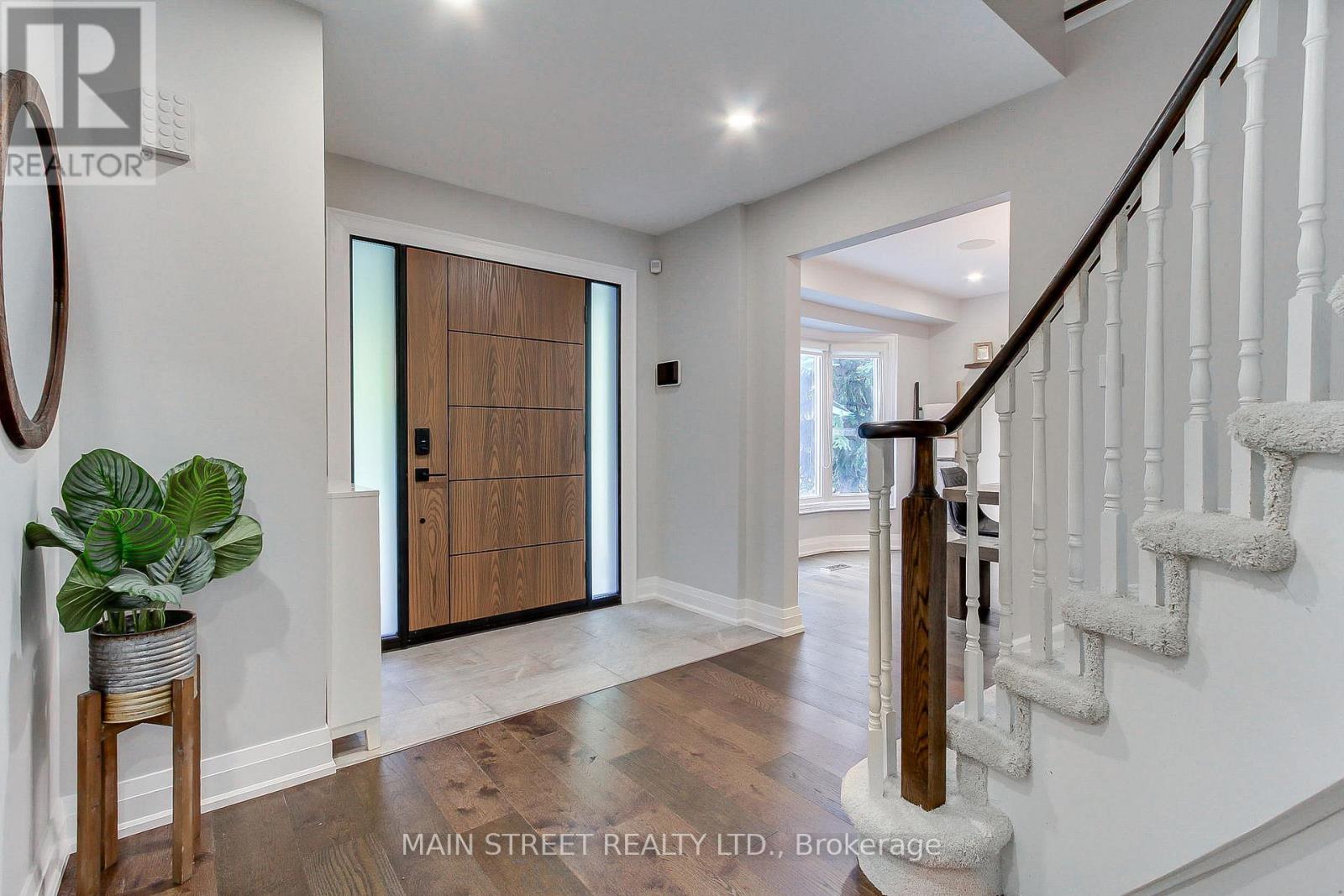 111 Peevers Crescent, Newmarket, Ontario L3Y 7T2 - Photo 4 - N13525284