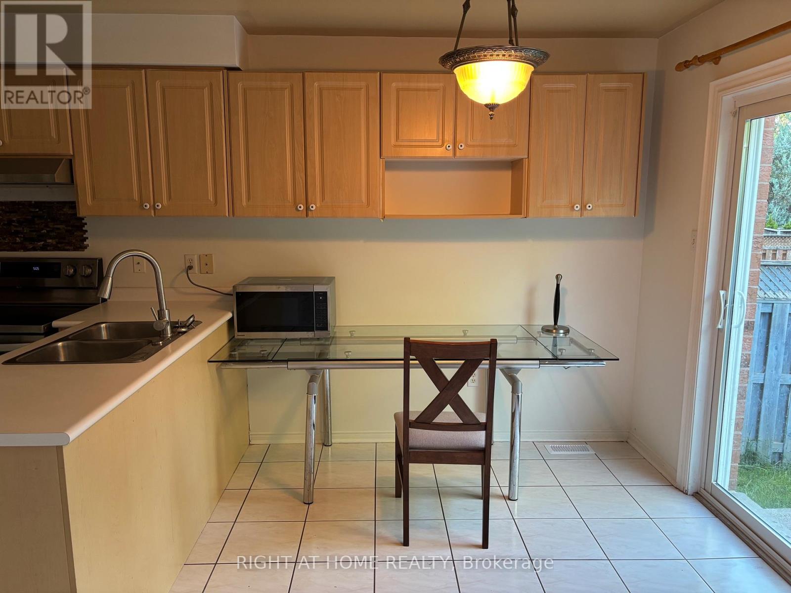 99 Widgeon Street, Barrie (Painswick South), Ontario  L4N 8W3 - Photo 8 - S13525314