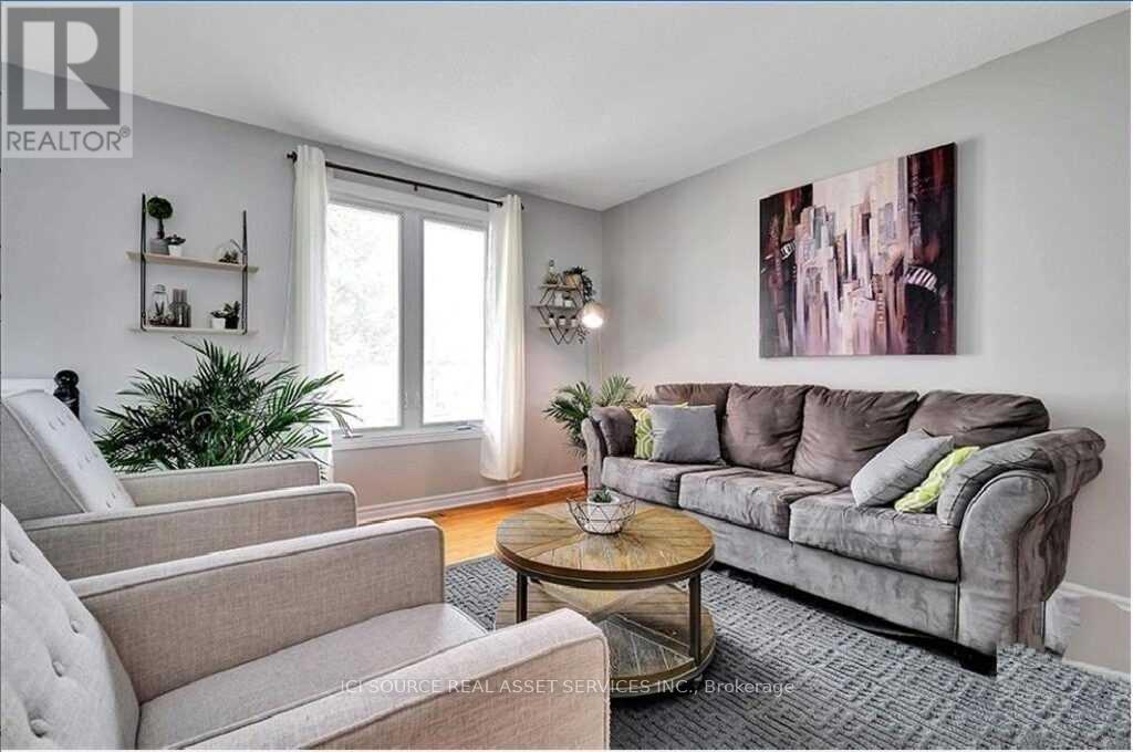 29 Uxbridge Crescent, Ottawa, Ontario  K2L 1P6 - Photo 3 - X13525282