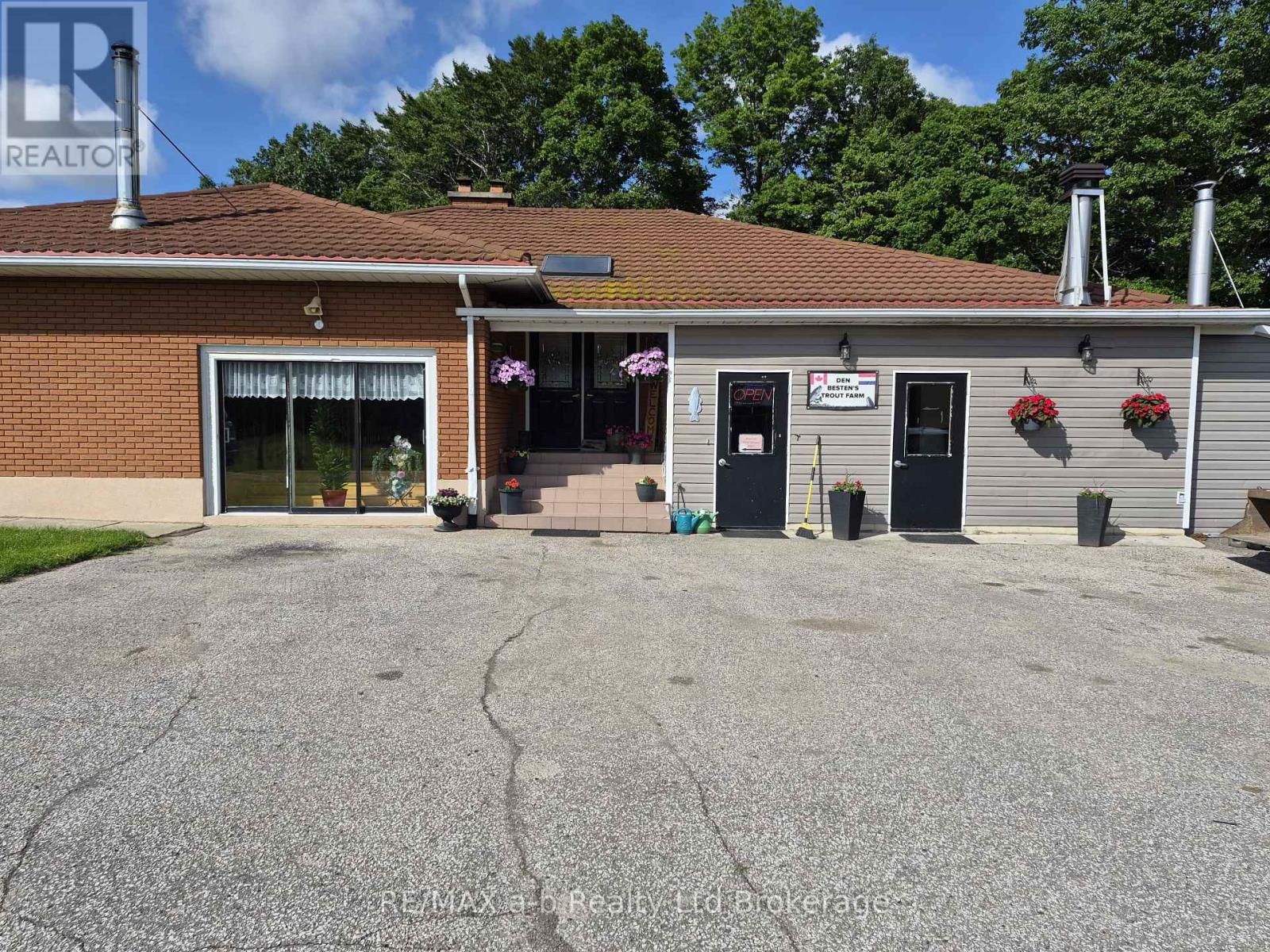 244 11th Concession Road, Norfolk, Ontario  N0E 1G0 - Photo 11 - X12206051