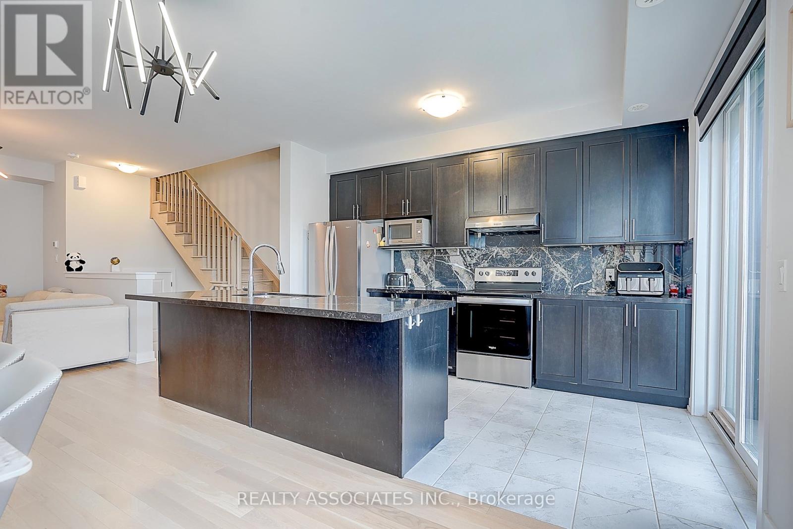 4 Gilbert Wright Avenue, Markham, Ontario  L6C 3J5 - Photo 10 - N13513118