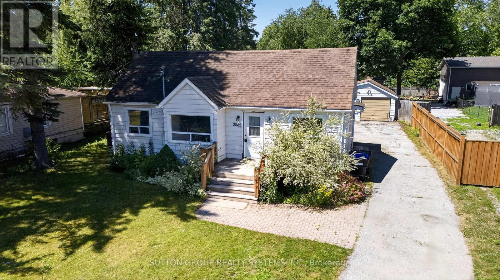 2082 Lilac Drive, Innisfil, Ontario L9S 1Y9 - Photo 2 - N13525354