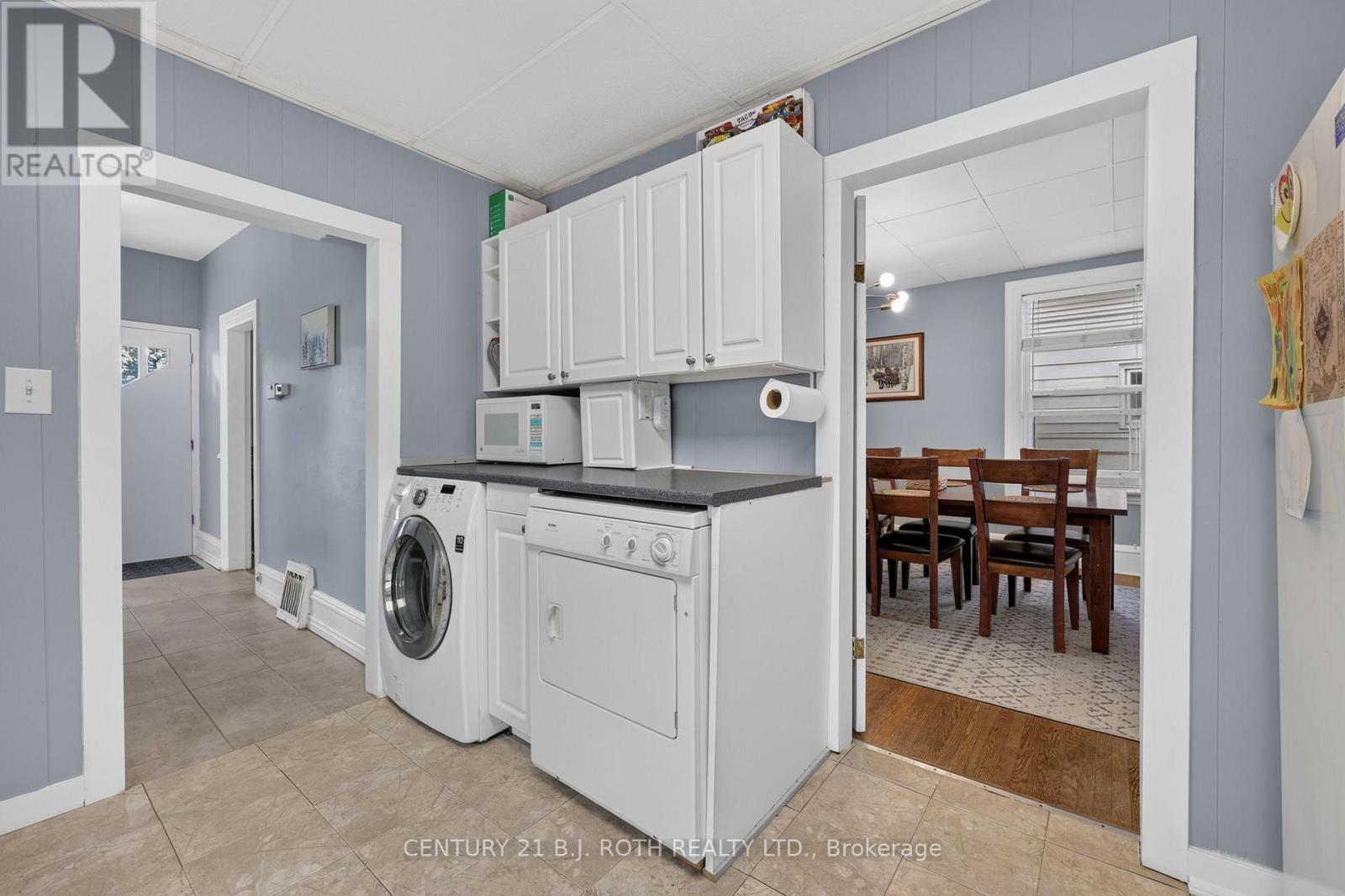 232 Mary Street, Orillia, Ontario  L3V 7Y7 - Photo 2 - S13525368