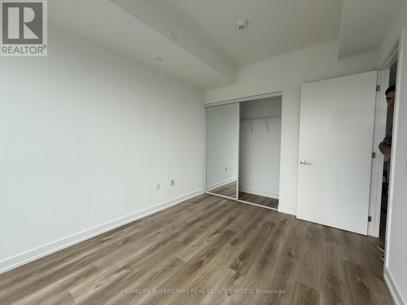 302 - 6 Chartwell Road, Toronto, Ontario M8Z 4E8 - Photo 4 - W13525350