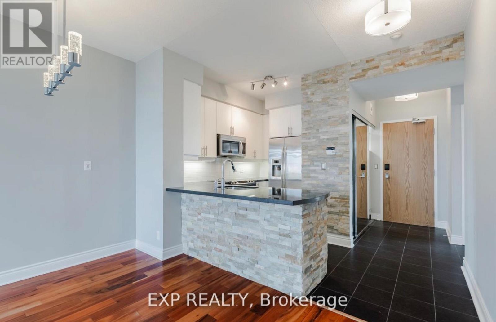 Lph07 - 1900 Lake Shore Boulevard W, Toronto, Ontario M6S 1A4 - Photo 2 - W13525358