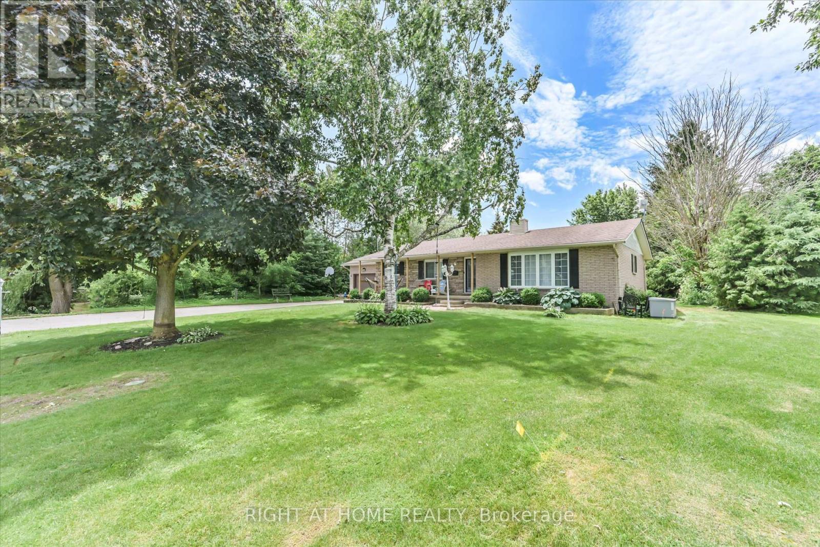 158 Mcfarlin Drive, West Grey, Ontario  N0G 2L0 - Photo 2 - X13525378
