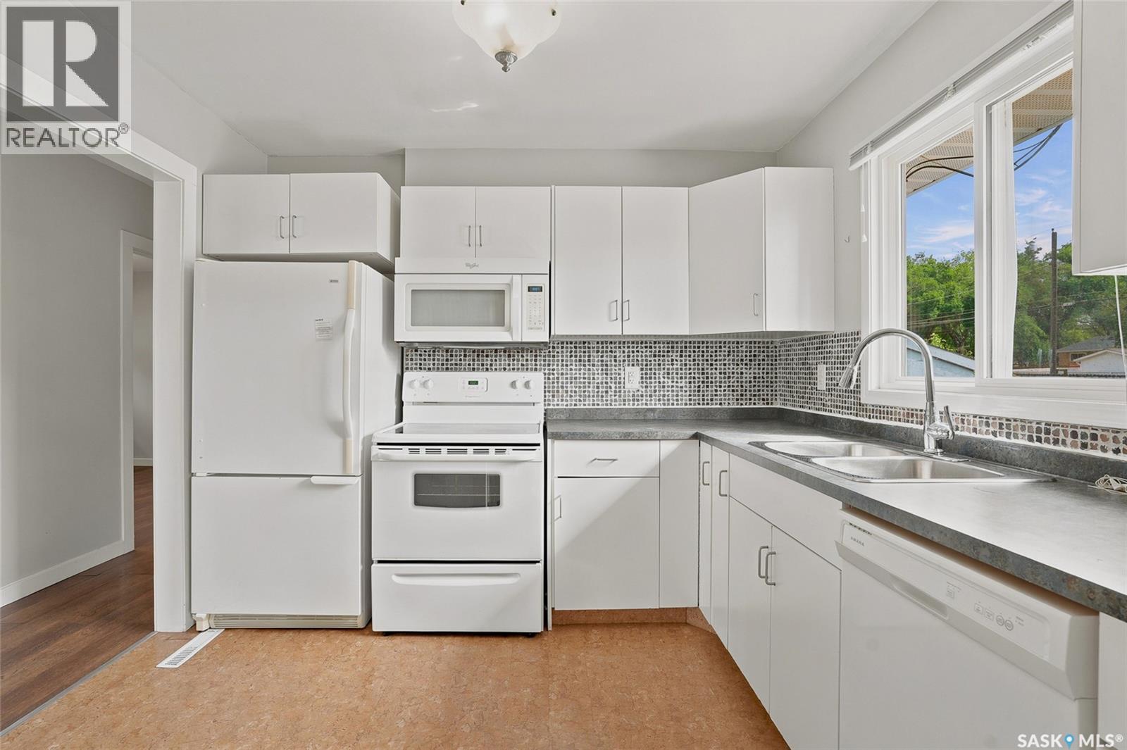 322 Witney Avenue N, Saskatoon, Saskatchewan  S7L 3M5 - Photo 11 - SK041523