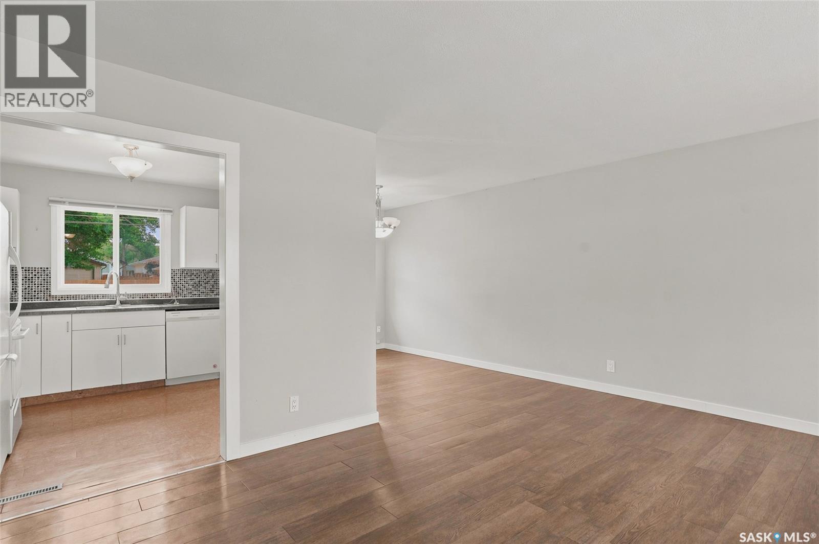 322 Witney Avenue N, Saskatoon, Saskatchewan  S7L 3M5 - Photo 7 - SK041523