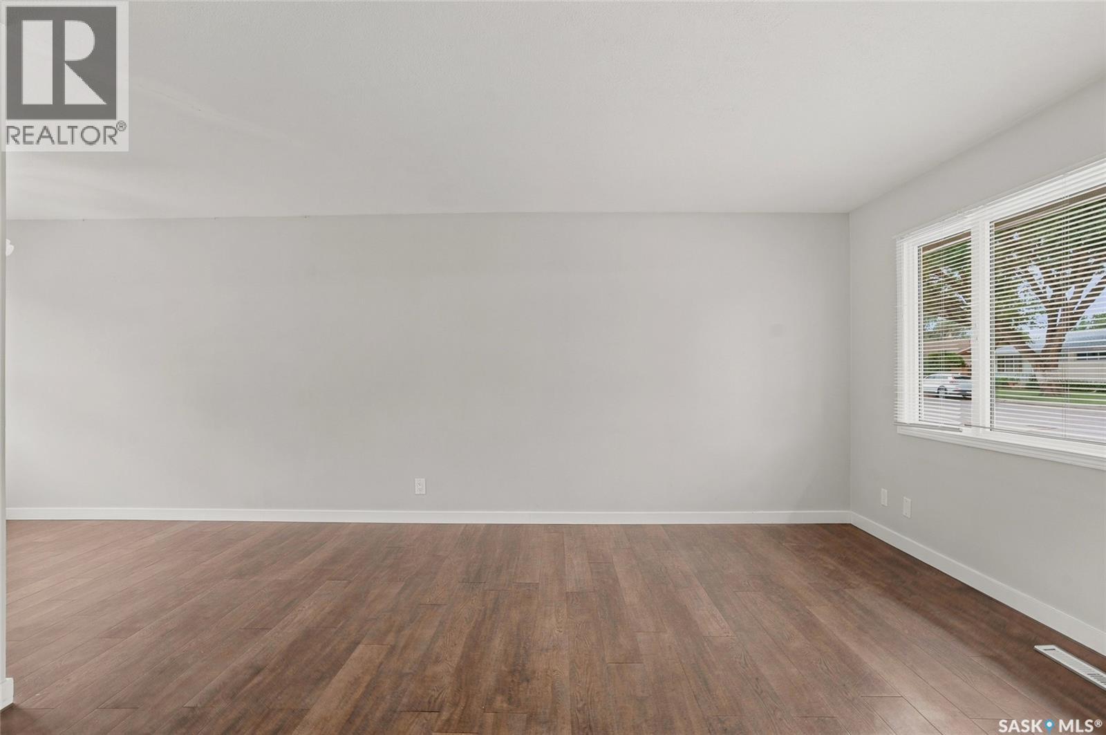 322 Witney Avenue N, Saskatoon, Saskatchewan  S7L 3M5 - Photo 8 - SK041523