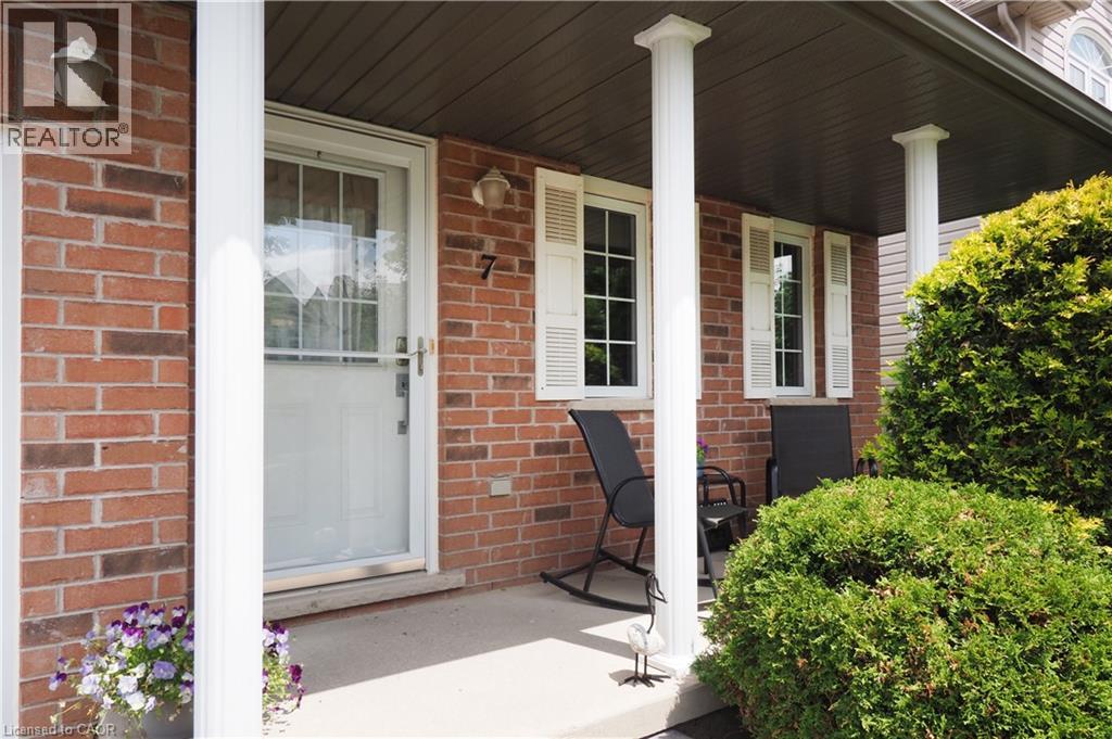 7 Ivy Lane Court, Kitchener, Ontario  N2N 3P8 - Photo 4 - 40843604
