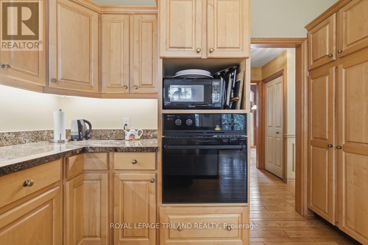 140 Hartson Road, London North, Ontario  N6H 4Z6 - Photo 12 - X13525406